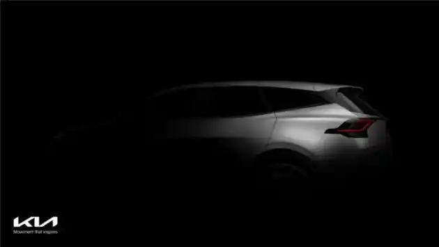 Foto - Teaser Kia Sportage Generasi Terbaru, Tunjukkan Desain Segar Dan Tegas