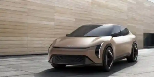 Foto - KIA Pastikan EV4 Dijual Dengan Harga Terjangkau dan Mulai Diproduksi Massal Maret 2025