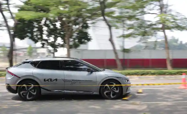 Foto - Kia Tampilkan Jajaran Produk Elektrifikasi Lengkap Di GIIAS 2024