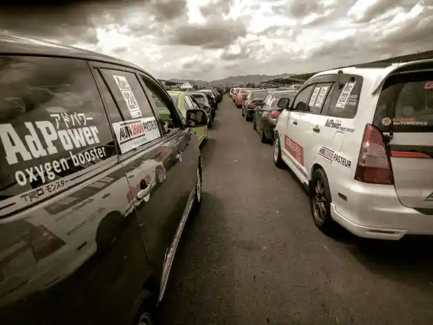 Foto - Toyota Kijang Innova Dipakai Balap dan Sukses Raih 4 Piala!