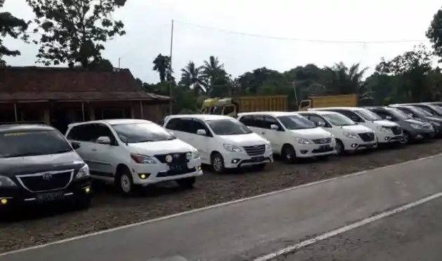 Foto - Tips Mudik Ala Komunitas Kijang Innova