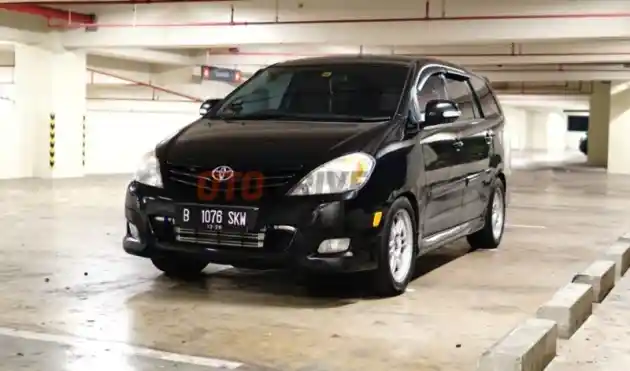 Foto - Toyota Kijang Innova 2010 Habisi RP 23 Juta Demi 200 DK