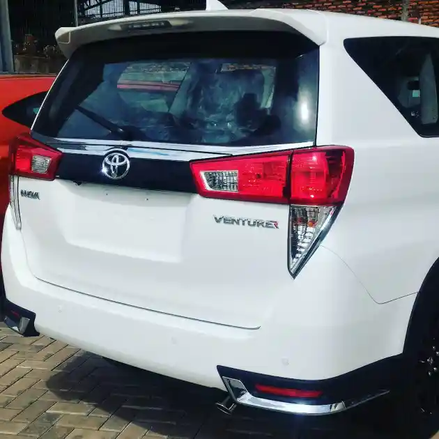 Foto - Toyota Innova Venturer Tertangkap Kamera, Tipe Q Diesel Akan Diskontinu?