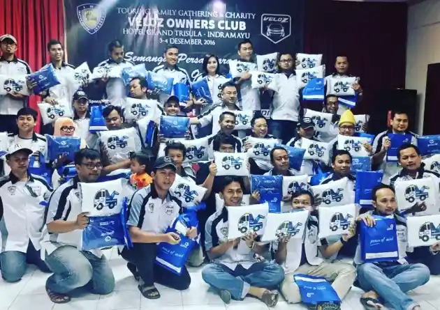 Foto - Veloz Owners Club Adakan Touring ke Indramayu, Tak Lupa Baksos