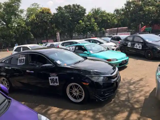 Foto - Komunitas Honda Civic Turbo Ukir Prestasi di Trek Lurus Kemayoran