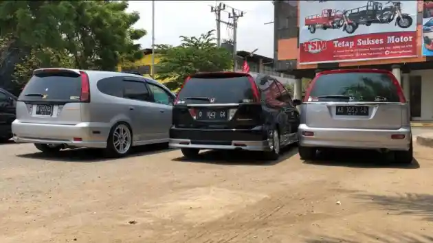 Foto - Komunitas Honda Stream di Bandung Solid Jaga Eksistensi