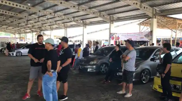 Foto - Komunitas Honda Stream di Bandung Solid Jaga Eksistensi