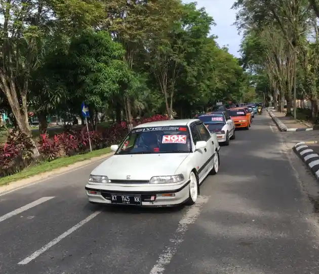 Foto - NGK Klaim Telah Satukan Berbagai Komunitas Mobil di Kota Ini