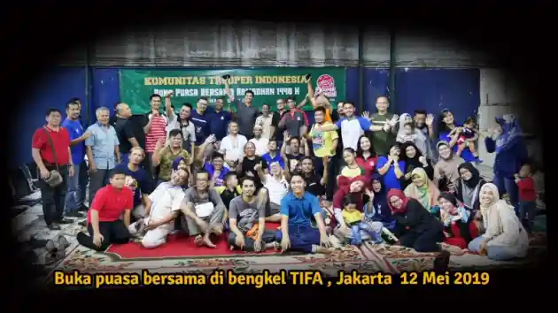 Foto - Seperti ini Bukber Ala Komunitas Trooper Indonesia