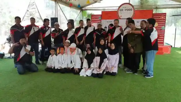 Foto - Keseruan Halal Bihalal Ala Komunitas Avanza Veloz