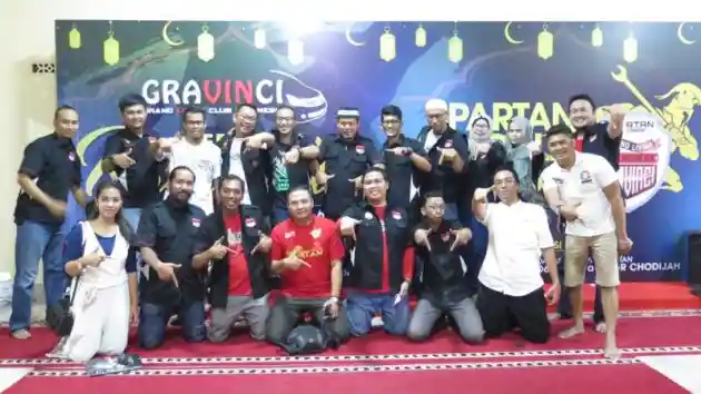 Foto - Aktivitas Komunitas Grand Livina Club Indonesia di Bulan Ramadan