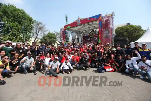 Foto - Komunitas Motor Keren Turut Meramaikan Daihatsu Kumpul Sahabat Sidoarjo