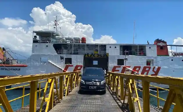 Foto - Ini Cerita Arsitek Ajak Mercedes-Benz V-Class Road Trip Jakarta-Bali