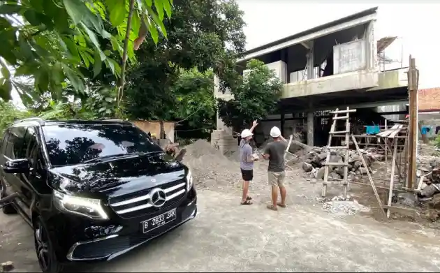 Foto - Ini Cerita Arsitek Ajak Mercedes-Benz V-Class Road Trip Jakarta-Bali