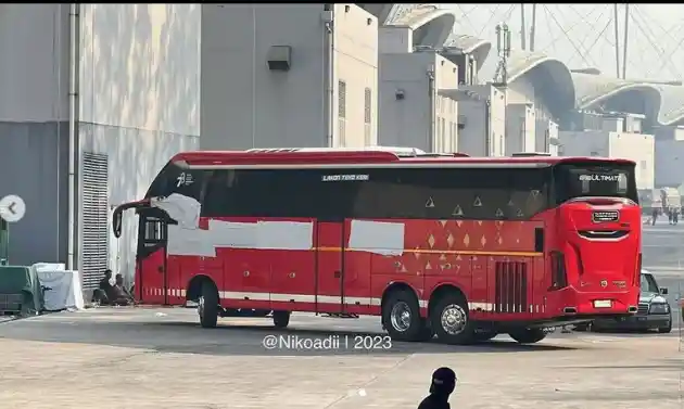 Foto - Bocoran Lengkap 9 Bus Adiputro vs 6 Bus Laksana di GIIAS 2023