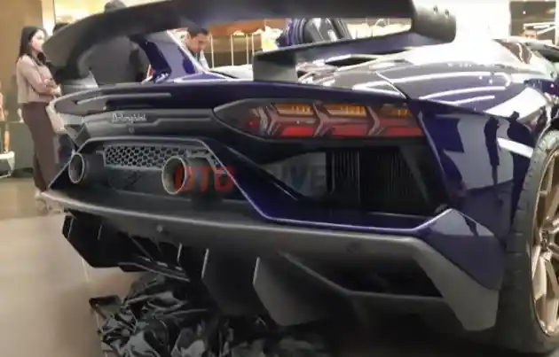 Foto - Lamborghini Aventador SVJ Melantai di Indonesia, Hanya 900 Unit di Dunia