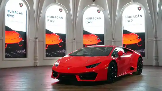 Foto - Lamborghini Huracan Tarikan Roda Belakang Resmi Dijual di Indonesia. Berapa Harganya?