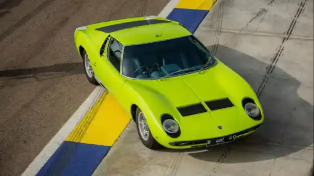 Foto - Keren! Miura Lawas Dari Indonesia Direstorasi Langsung di Markas Pusat Lamborghini