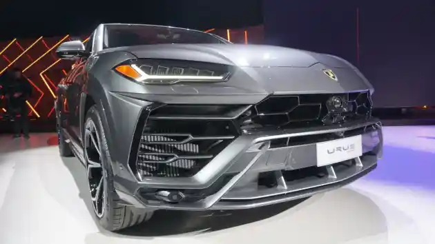 Foto - EKSKLUSIF: Lamborghini Urus Resmi Hadir Sebagai SUV Terkencang!