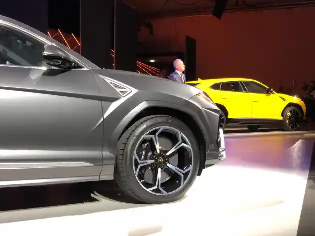 Foto - GALERI: Lamborghini Urus 2018 (17 FOTO)