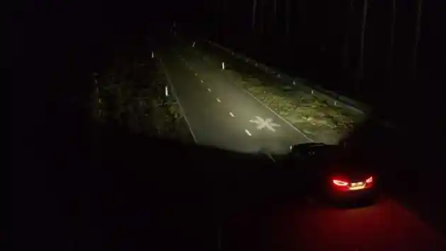 Foto - Ford Kembangkan Lampu Mobil yang Bisa Memproyeksikan Informasi Jalan