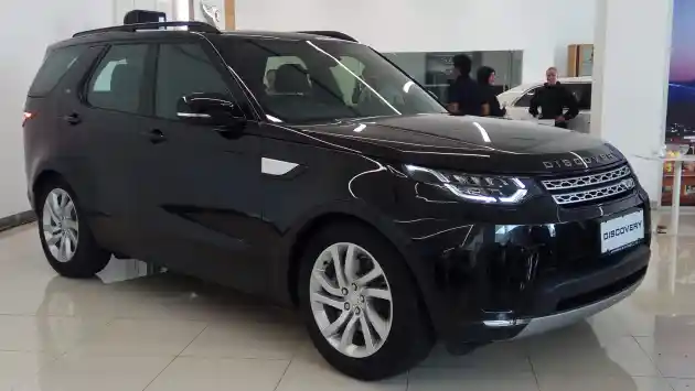 Foto - Jaguar Land Rover Indonesia Diskon Habis-habisan