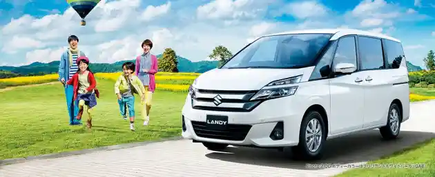 Foto - Suzuki Landy Generasi Ketiga Rilis di Jepang, Berbasis Nissan Serena