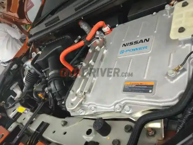 Foto - Lebih Mahal Rp 12 Juta, Apa Saja Keunggulan Nissan LEAF Dibanding Hyundai Ioniq?