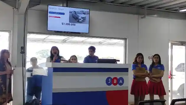 Foto - Penjualan Mobil Bekas Meningkat, Avanza Masih Primadona