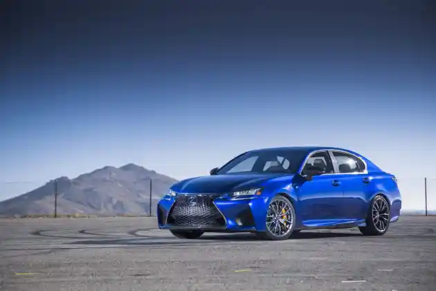 Foto - VIDEO: Teknologi 'April Mop' Dari Lexus