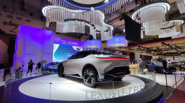 Foto - LF-Z Electrified Concept, Mobil Paling Dilirik di Booth Lexus