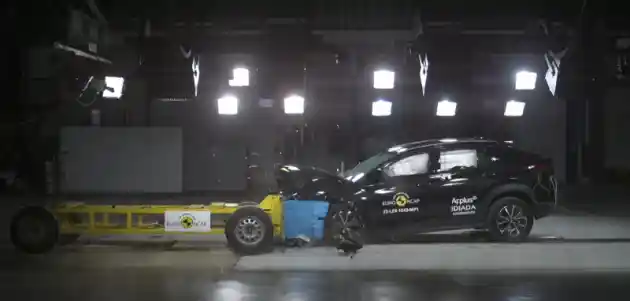 Foto - VIDEO: Crash Test Lexus RZ (Euro NCAP)