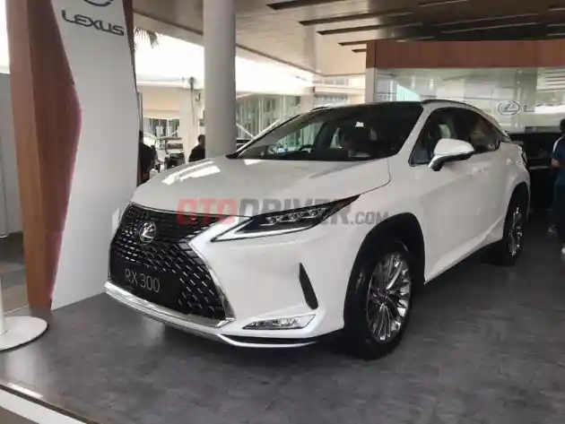 Foto - Beli Lexus di Astra Auto Fest 2019 Tidak Perlu Inden