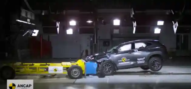 Foto - VIDEO: Crash Test Lexus NX (ANCAP)