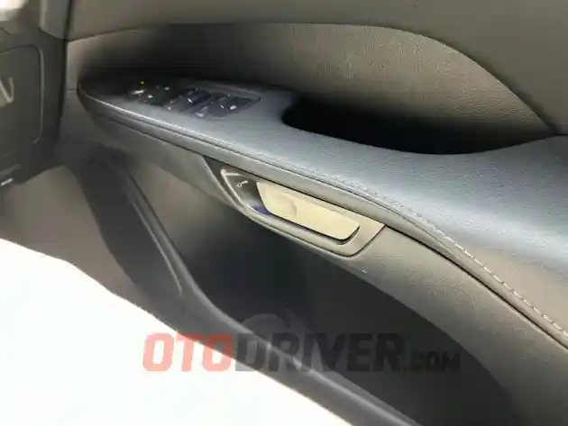 Foto - Ini Detail Menarik Dan Juga Kelemahan Lexus RX450H+