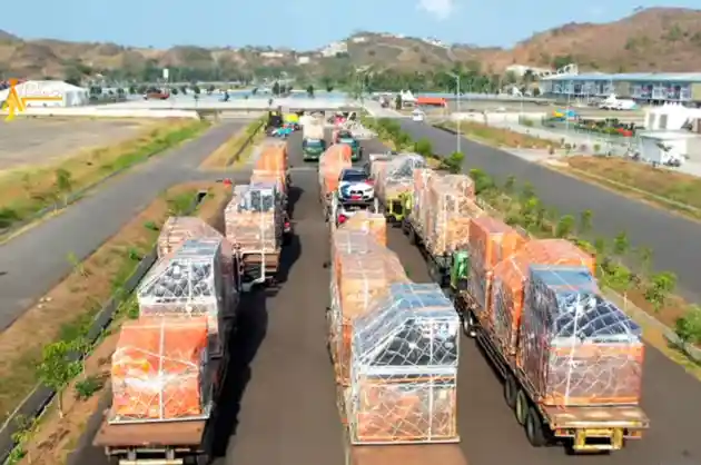 Foto - Truk-truk Ini Berjasa Angkut 500 Ton Logistik Pasca MotoGP Mandalika