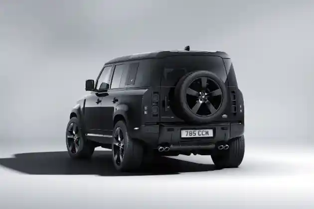 Foto - Land Rover Perkenalkan Bond Limited Edition. Hanya Tersedia 300 Unit.