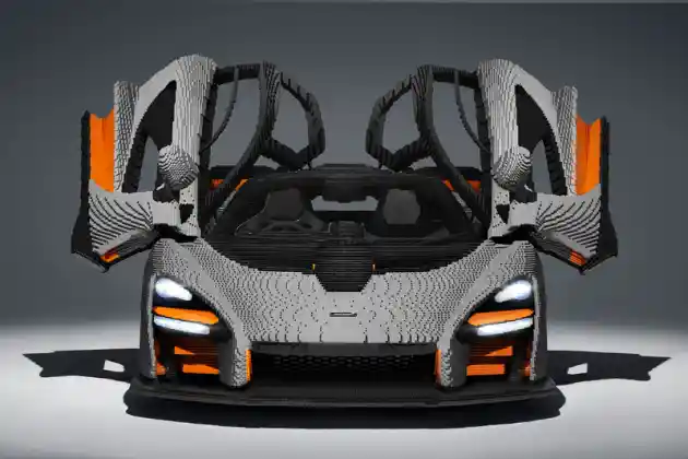 Foto - Replika McLaren Senna dari Lego berhasil Terwujud!