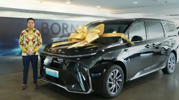 Foto - Maxus Serah Terima MIFA 7 Dan MIFA 9 Ke Konsumen, Bukti Komitmen Berjualan Di Indonesia