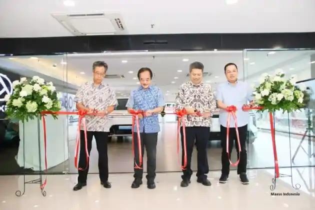 Foto - Maxus Gas Pol, Buka Dealer Pertama Di Indonesia