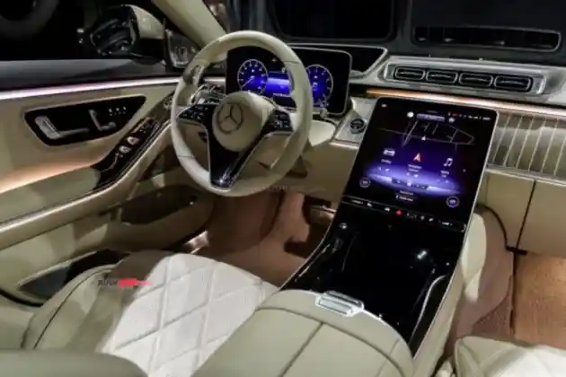 Foto - Mercedes-Maybach 2021 Resmi Meluncur