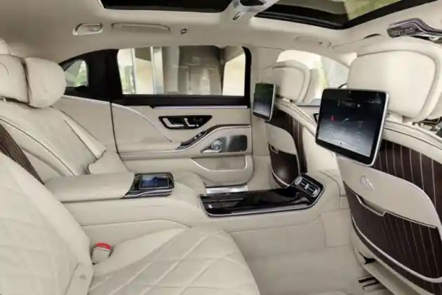 Foto - Tertarik Dengan Mercedes-Maybach S480? Siapkan Dana 3M!