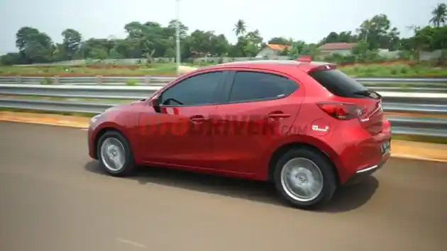 Foto - FIRST DRIVE: Mazda 2 Facelift 2019