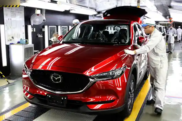 Foto - Mazda CX-5 Terbaru Mulai Diproduksi Massal, Dijual 2017