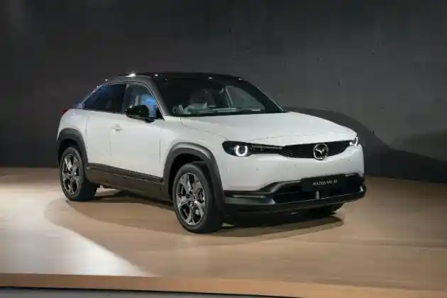 Foto - Mazda Siapkan 13 Mobil Listrik Hingga 2025, Intip Bocorannya