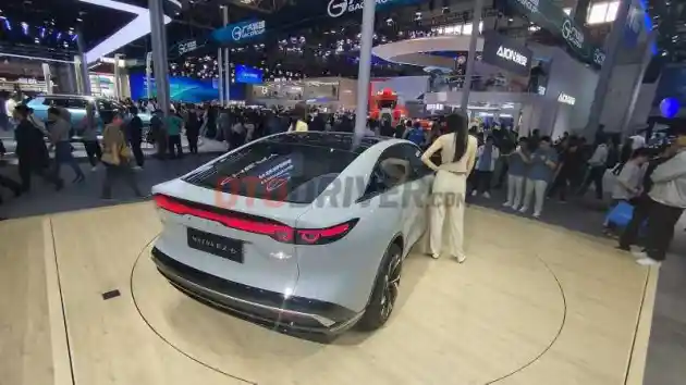 Foto - Mazda 6 Lahir Kembali Di China Dalam Wujud EZ-6