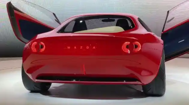 Foto - Mazda Pamerkan Mobil Konsep Seharga Rp 26,8 Miliar