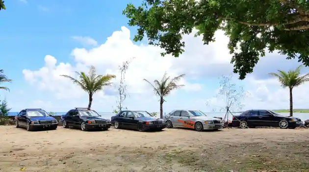 Foto - Mercedes-Benz W202 Club Bikin Guyub Para Anggota Baru Saat Touring