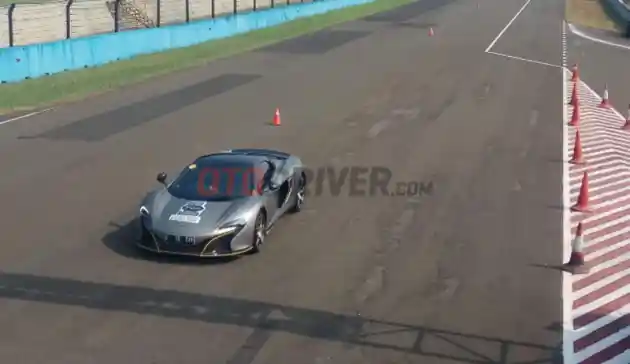 Foto - McLaren Club Indonesia Ajak Berbagai Merek Supercar Ngebut di Sentul