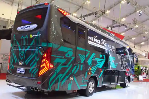 Foto - Benarkah Jetbus 4 'Batal' Dirilis Adiputro?